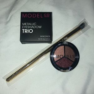 •Modelco• eyeshadow trio and Moda Metallics brush